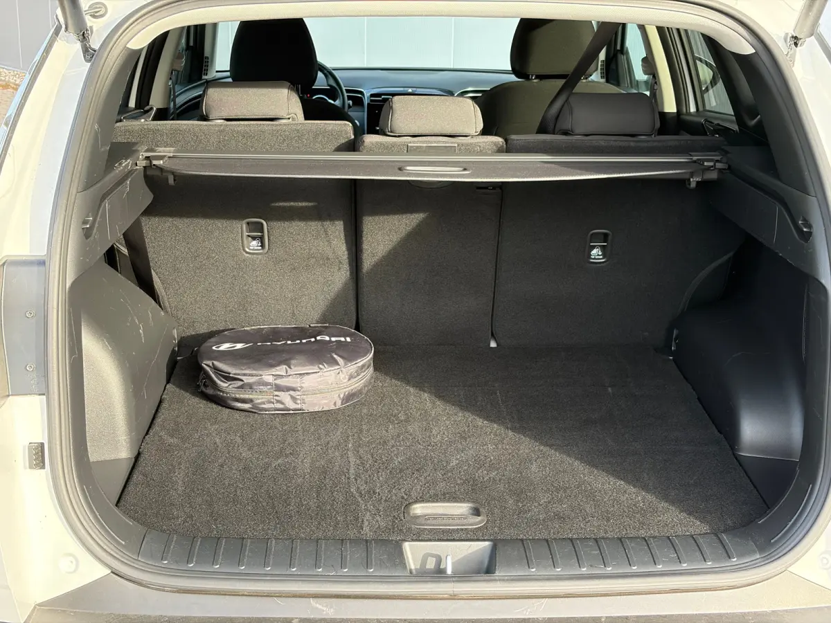 1.6 T-GDI 265pk PHEV Comfort Smart 4WD | Climate | Camera | Carplay | Keyless | Navigatie | Full - Led | Elek. Klep | Winterpakket | 19" Lichtmetaal | Krell Audio | Digitale Cockpit | Parkee