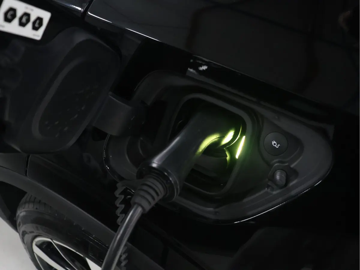 Standard Range Single Motor 63kWh [APPLE CARPLAY, ANDROID, CRUISE CONTROL, DIGITAL DASH, MEMORY SEATS, STOELVERWARMING, CAMERA, PDC V+A, ELEKTRISCHE ACHTERKLEP, CLIMATE CONTROL, BLUETOOTH, N