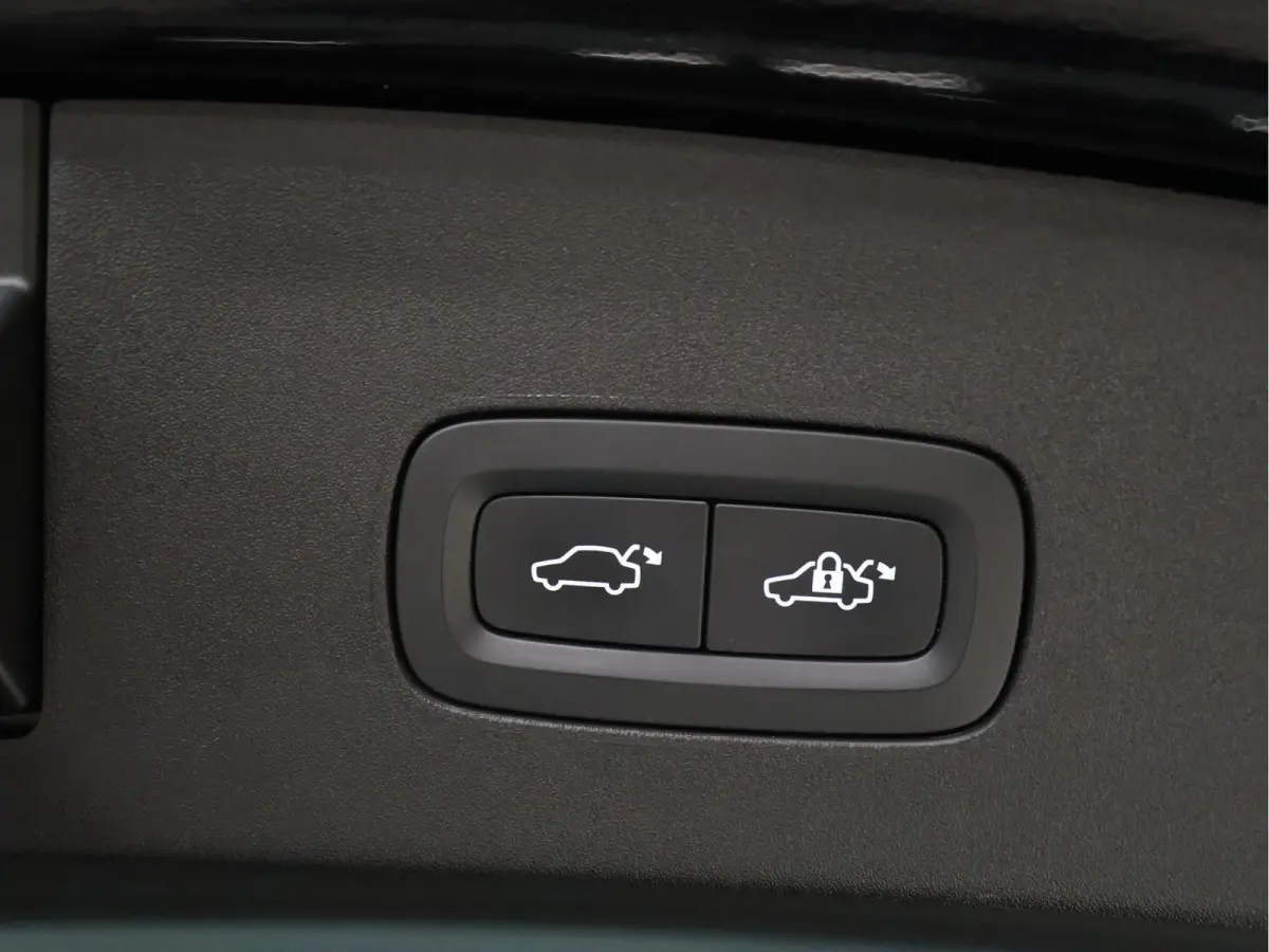 Standard Range Single Motor 63kWh [APPLE CARPLAY, ANDROID, CRUISE CONTROL, DIGITAL DASH, MEMORY SEATS, STOELVERWARMING, CAMERA, PDC V+A, ELEKTRISCHE ACHTERKLEP, CLIMATE CONTROL, BLUETOOTH, N