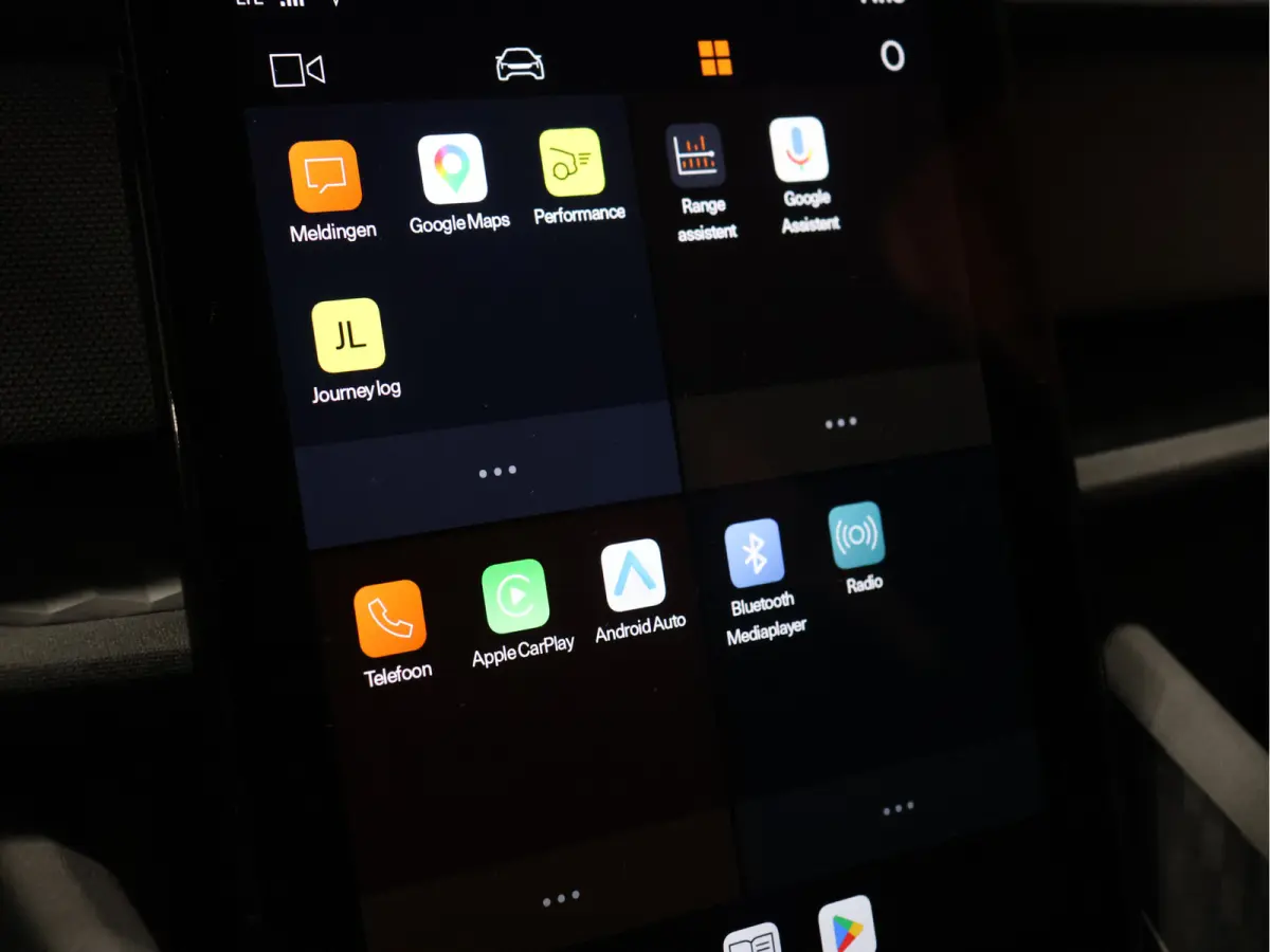 Standard Range Single Motor 63kWh [APPLE CARPLAY, ANDROID, CRUISE CONTROL, DIGITAL DASH, MEMORY SEATS, STOELVERWARMING, CAMERA, PDC V+A, ELEKTRISCHE ACHTERKLEP, CLIMATE CONTROL, BLUETOOTH, N