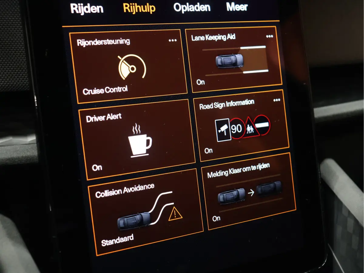 Standard Range Single Motor 63kWh [APPLE CARPLAY, ANDROID, CRUISE CONTROL, DIGITAL DASH, MEMORY SEATS, STOELVERWARMING, CAMERA, PDC V+A, ELEKTRISCHE ACHTERKLEP, CLIMATE CONTROL, BLUETOOTH, N