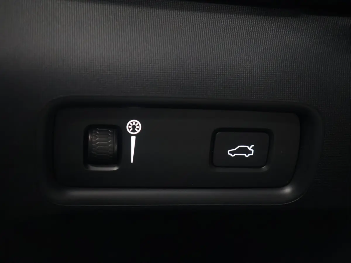 Standard Range Single Motor 63kWh [APPLE CARPLAY, ANDROID, CRUISE CONTROL, DIGITAL DASH, MEMORY SEATS, STOELVERWARMING, CAMERA, PDC V+A, ELEKTRISCHE ACHTERKLEP, CLIMATE CONTROL, BLUETOOTH, N
