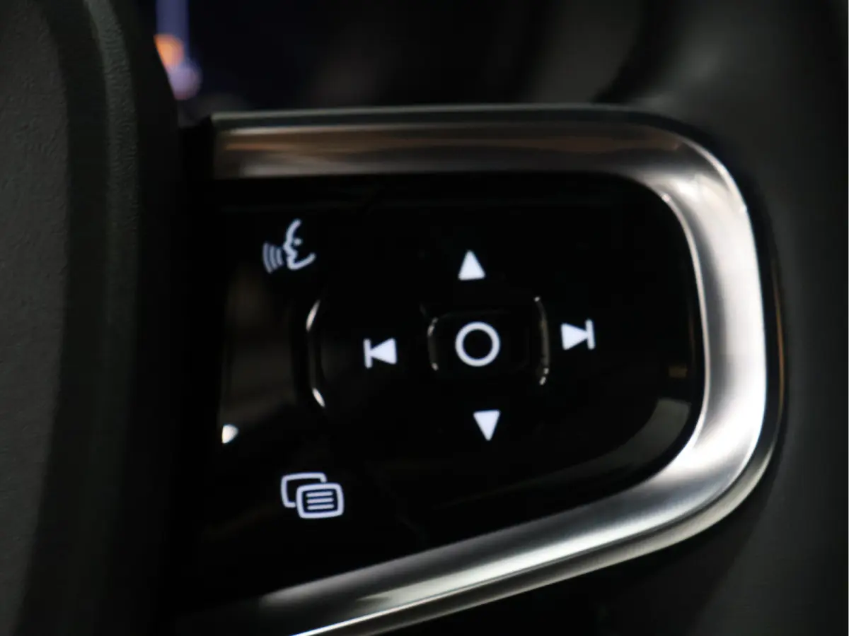 Standard Range Single Motor 63kWh [APPLE CARPLAY, ANDROID, CRUISE CONTROL, DIGITAL DASH, MEMORY SEATS, STOELVERWARMING, CAMERA, PDC V+A, ELEKTRISCHE ACHTERKLEP, CLIMATE CONTROL, BLUETOOTH, N
