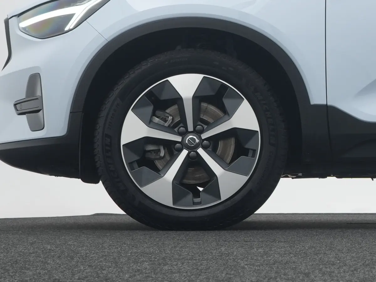 B4 Plus Dark | Harman/Kardon | Elek Stoelen | Camera | Trekhaak | All Season | Adaptive Cruise | BLIS | Pilot Assist