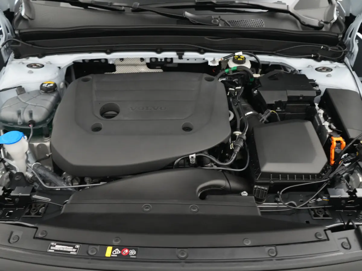 B4 Plus Dark | Harman/Kardon | Elek Stoelen | Camera | Trekhaak | All Season | Adaptive Cruise | BLIS | Pilot Assist