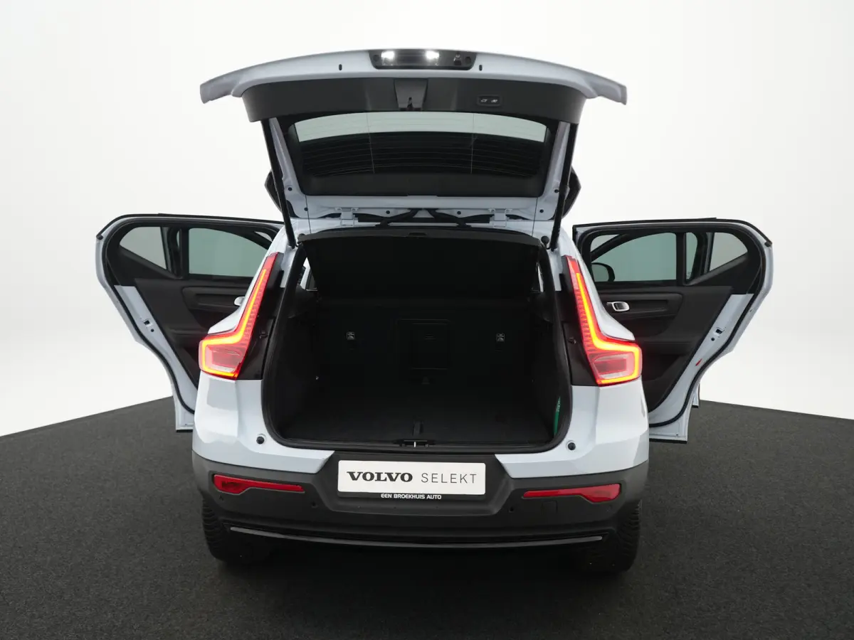 B4 Plus Dark | Harman/Kardon | Elek Stoelen | Camera | Trekhaak | All Season | Adaptive Cruise | BLIS | Pilot Assist