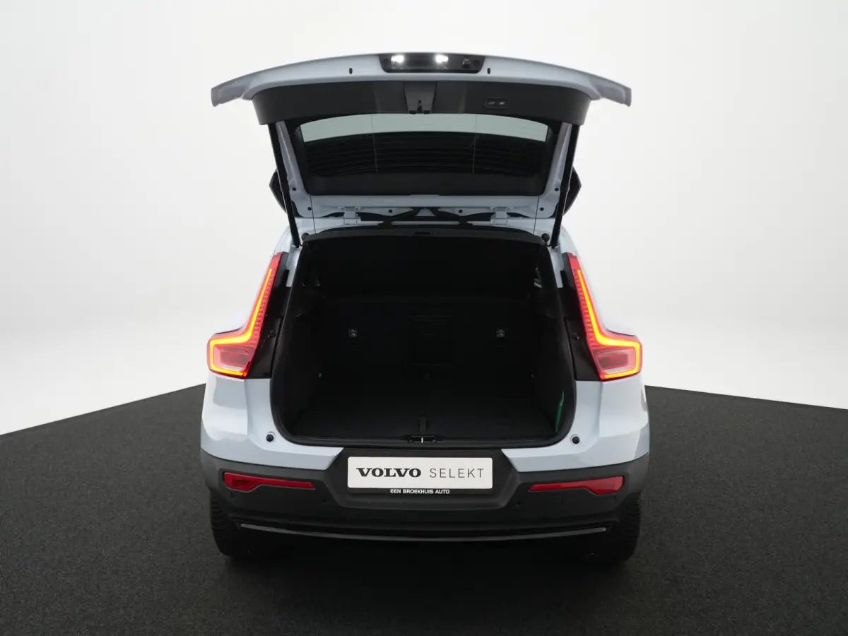 B4 Plus Dark | Harman/Kardon | Elek Stoelen | Camera | Trekhaak | All Season | Adaptive Cruise | BLIS | Pilot Assist