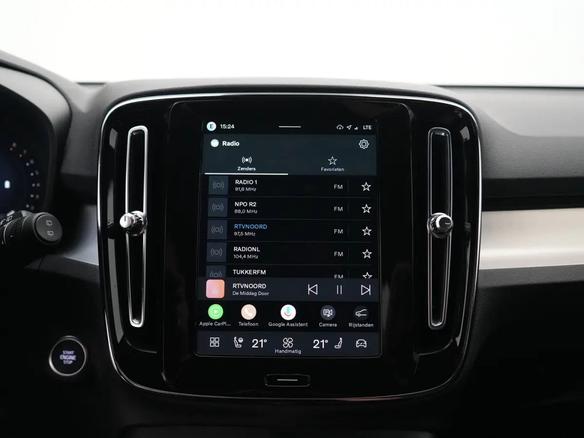 B4 Plus Dark | Harman/Kardon | Elek Stoelen | Camera | Trekhaak | All Season | Adaptive Cruise | BLIS | Pilot Assist