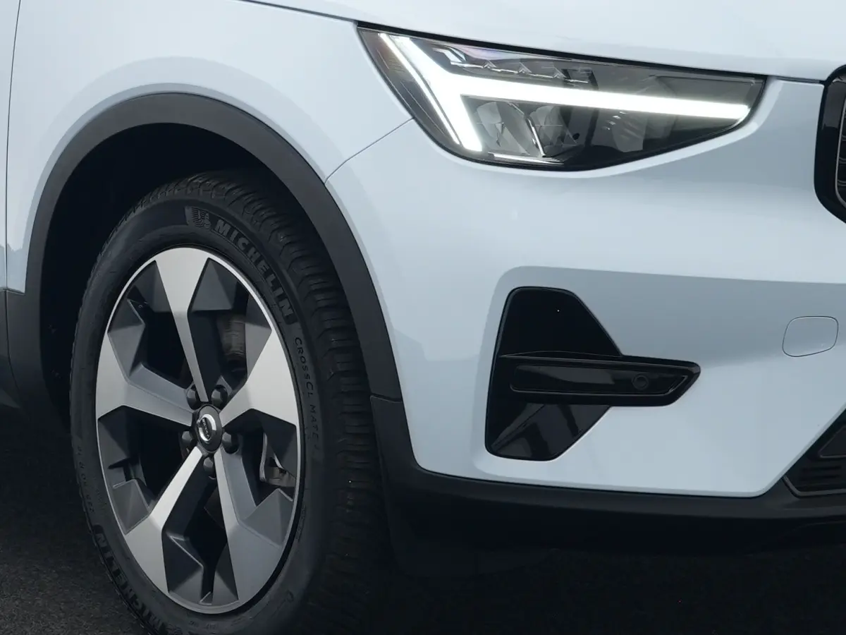 B4 Plus Dark | Harman/Kardon | Elek Stoelen | Camera | Trekhaak | All Season | Adaptive Cruise | BLIS | Pilot Assist