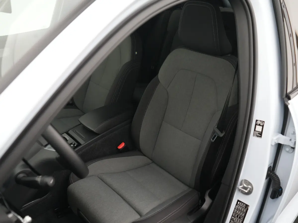 B4 Plus Dark | Harman/Kardon | Elek Stoelen | Camera | Trekhaak | All Season | Adaptive Cruise | BLIS | Pilot Assist