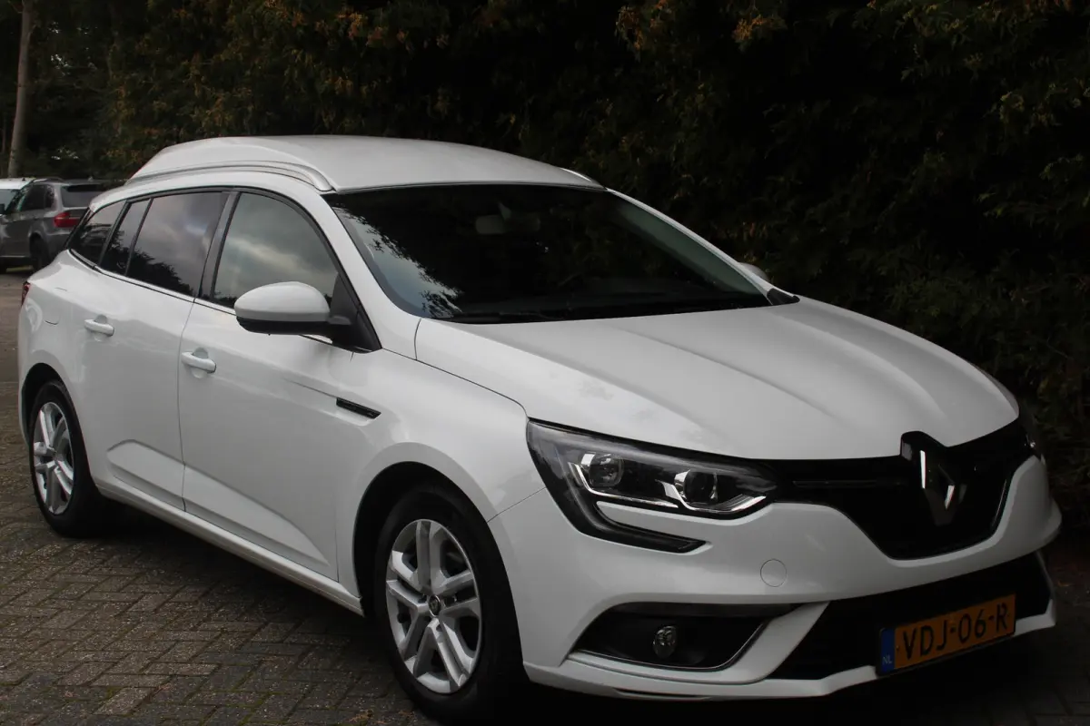 1.5 Blue dCi ZEN 116PK | Climate Control | NAVI | Trekhaak | PDC | Distributie vervangen! | EURO 6
