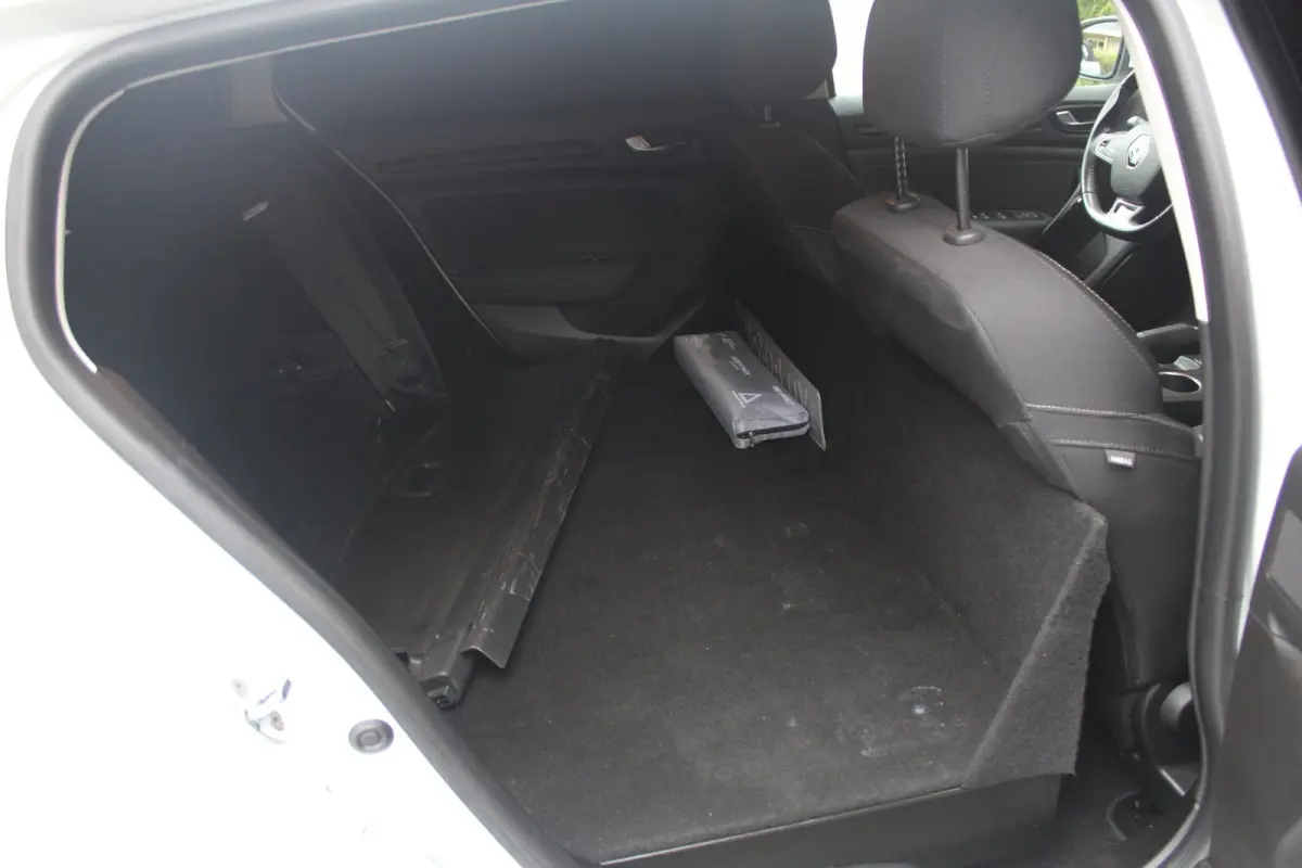 1.5 Blue dCi ZEN 116PK | Climate Control | NAVI | Trekhaak | PDC | Distributie vervangen! | EURO 6