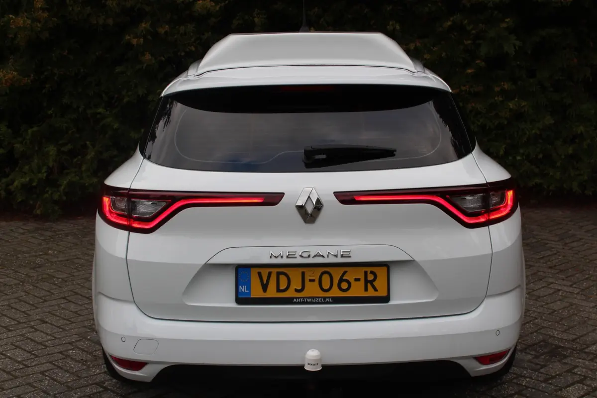 1.5 Blue dCi ZEN 116PK | Climate Control | NAVI | Trekhaak | PDC | Distributie vervangen! | EURO 6