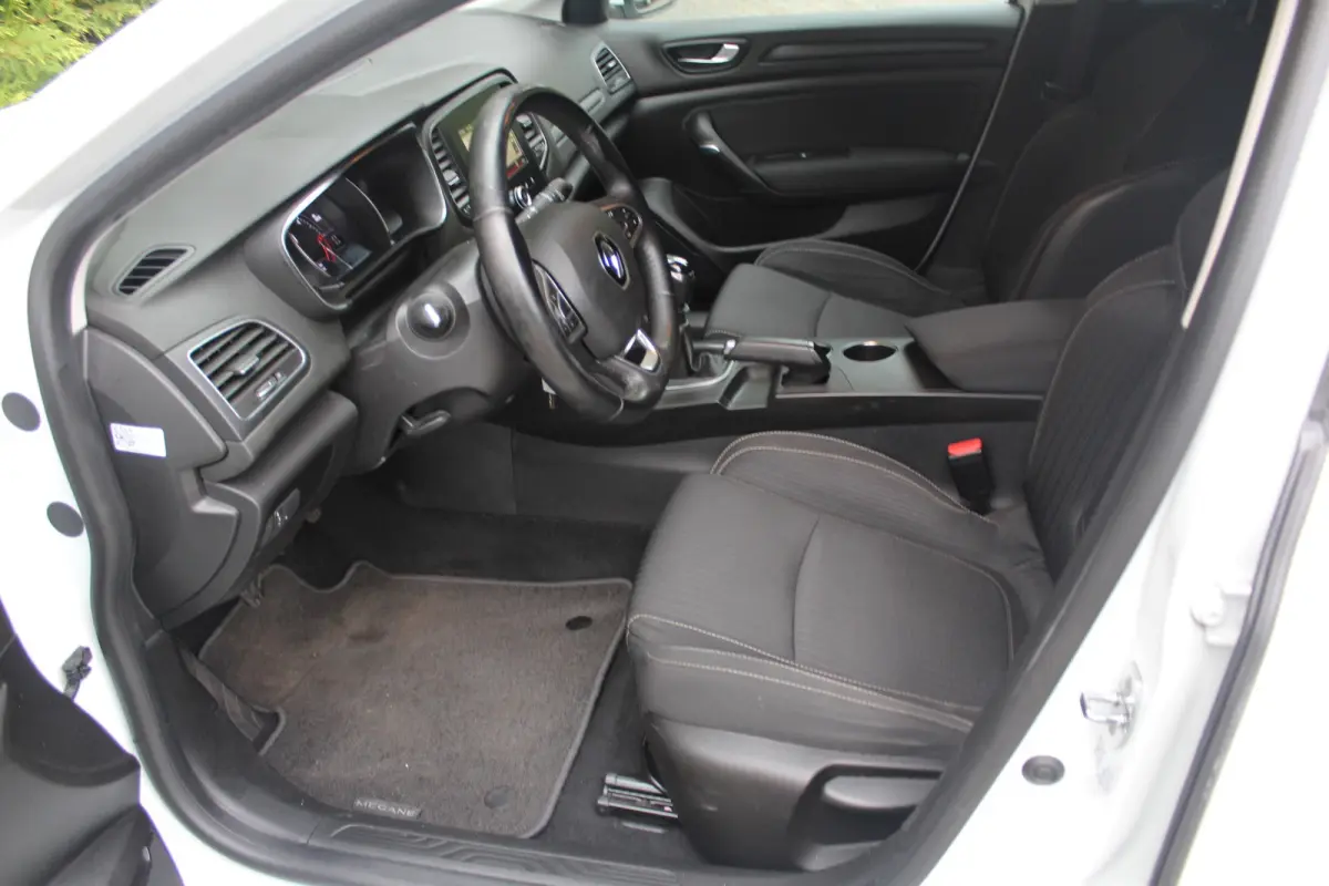1.5 Blue dCi ZEN 116PK | Climate Control | NAVI | Trekhaak | PDC | Distributie vervangen! | EURO 6