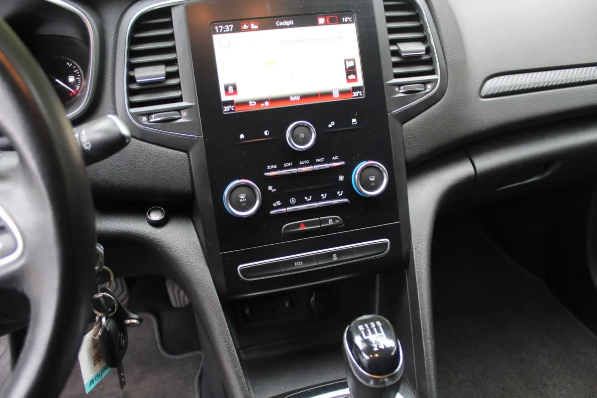 1.5 Blue dCi ZEN 116PK | Climate Control | NAVI | Trekhaak | PDC | Distributie vervangen! | EURO 6