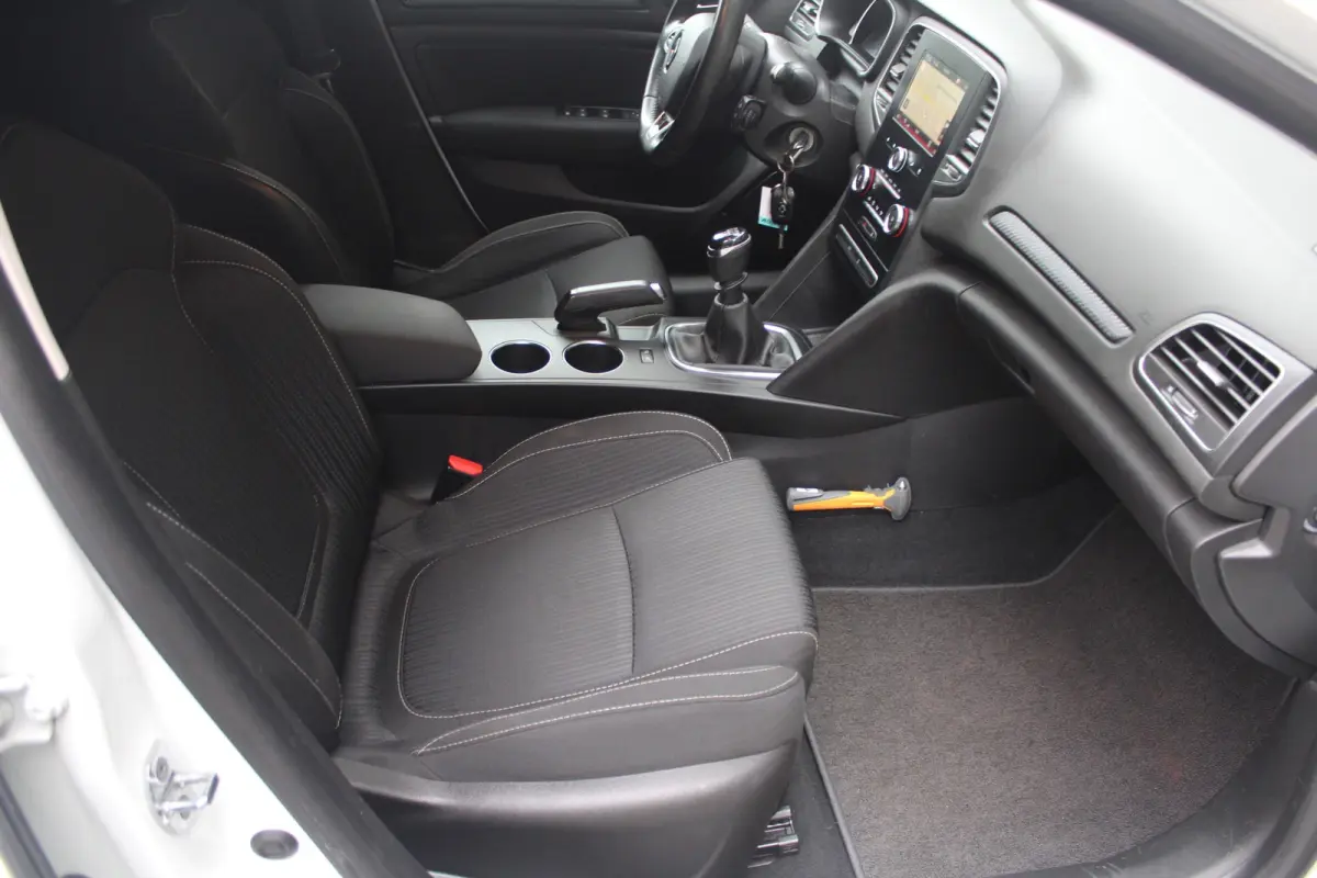 1.5 Blue dCi ZEN 116PK | Climate Control | NAVI | Trekhaak | PDC | Distributie vervangen! | EURO 6