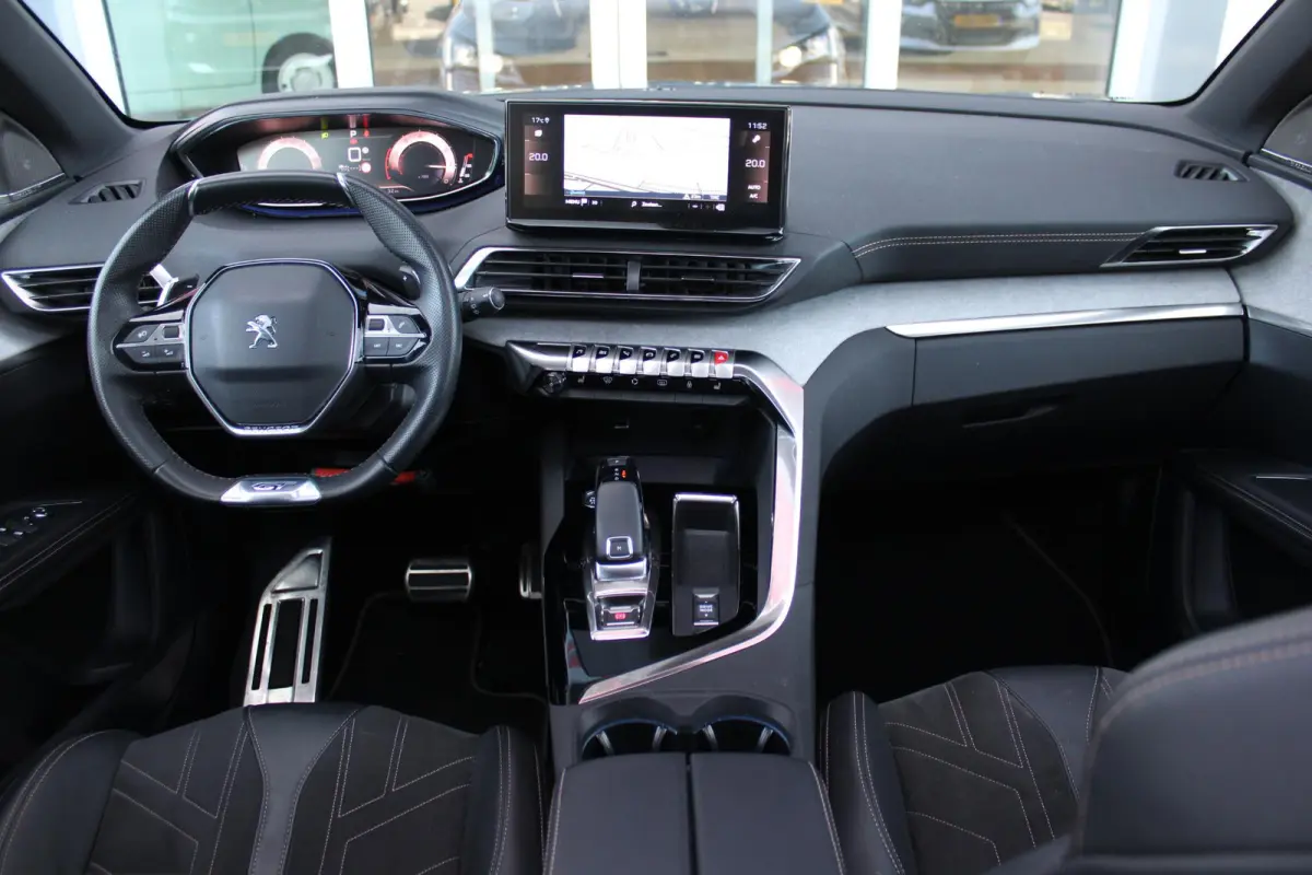 1.2 130PK AUTOMAAT GT PACK BUSINESS | PANORAMISCH SCHUIF/KANTEL DAK | AFNEEMBARE TREKHAAK | ALCANTARA BEKLEDING | FULL LED KOPLAMPEN | FOCAL AUDIO SYSTEM | 19" LICHTMETALEN VELGEN | CLIMATE 