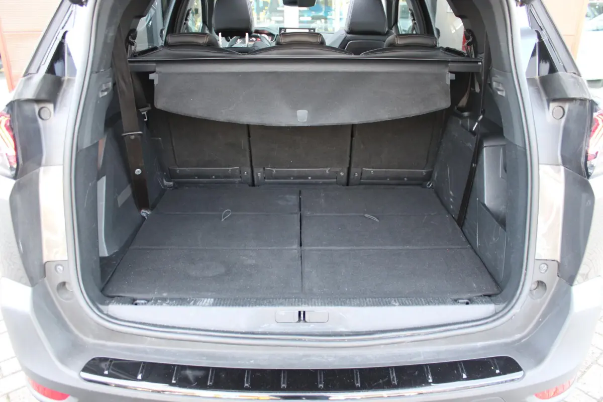 1.2 130PK AUTOMAAT GT PACK BUSINESS | PANORAMISCH SCHUIF/KANTEL DAK | AFNEEMBARE TREKHAAK | ALCANTARA BEKLEDING | FULL LED KOPLAMPEN | FOCAL AUDIO SYSTEM | 19" LICHTMETALEN VELGEN | CLIMATE 