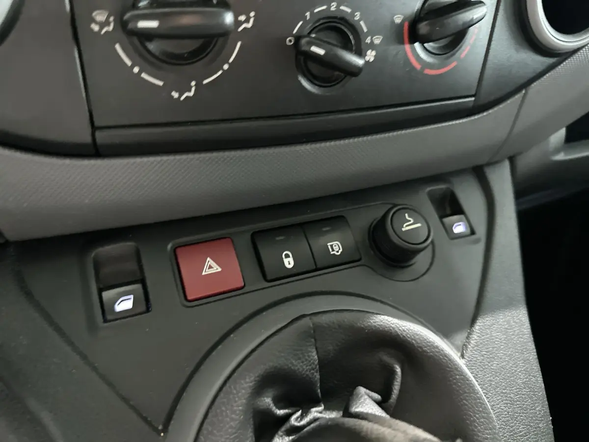 120 1.6 BlueHDi 75 L1 Profit+ Trekhaak | Cruise Control