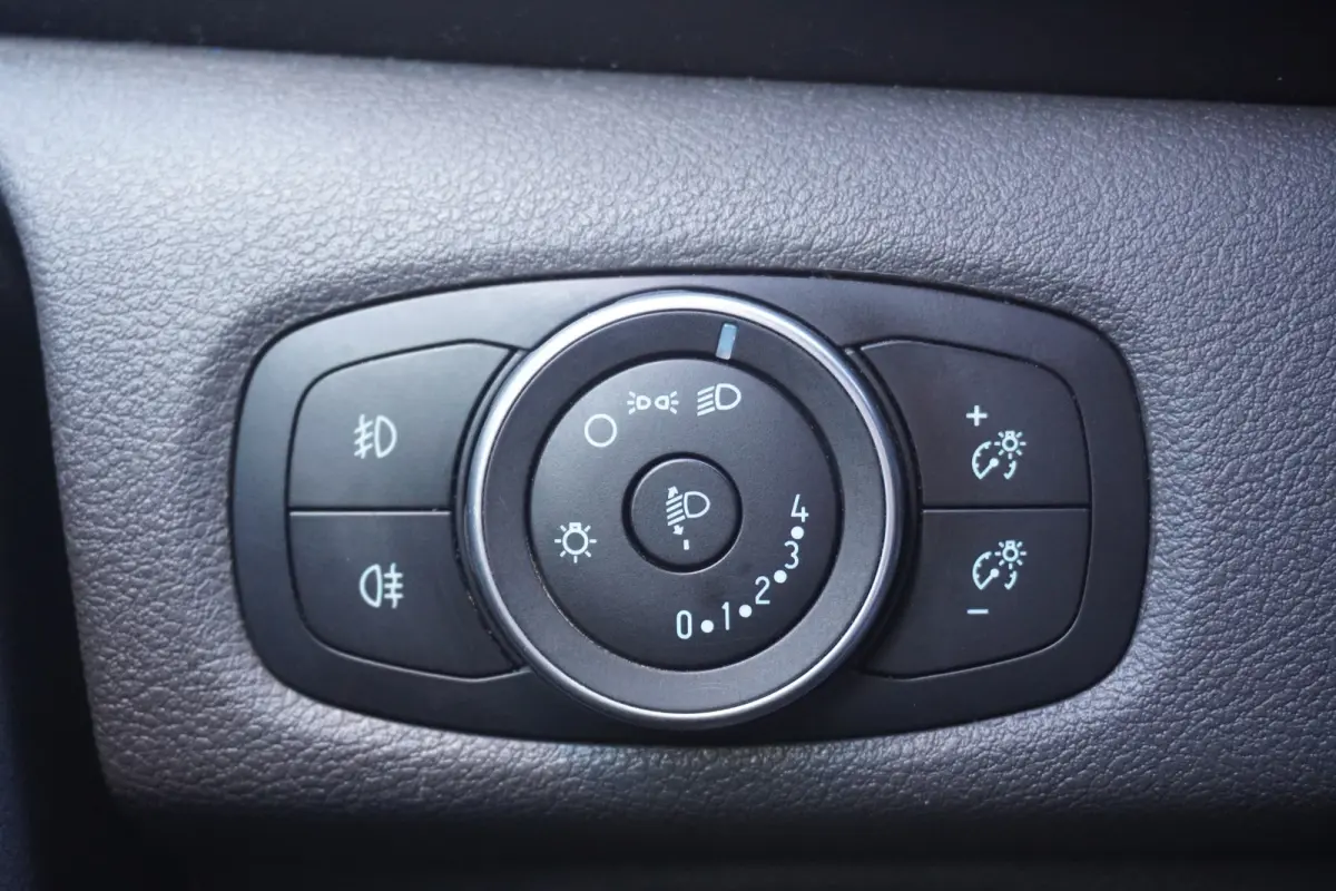 2.0 TDCI L2 EURO 6 - Airco - Cruise - PDC - €13.900,- Excl.