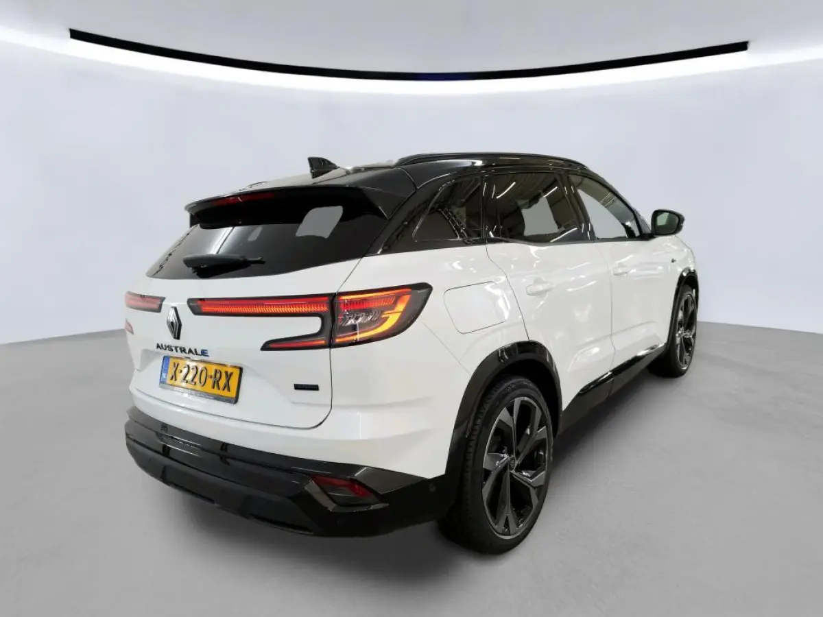 iconic esprit Alpine E-Tech full hybrid 200 | Trekhaak | Harman Kardon |