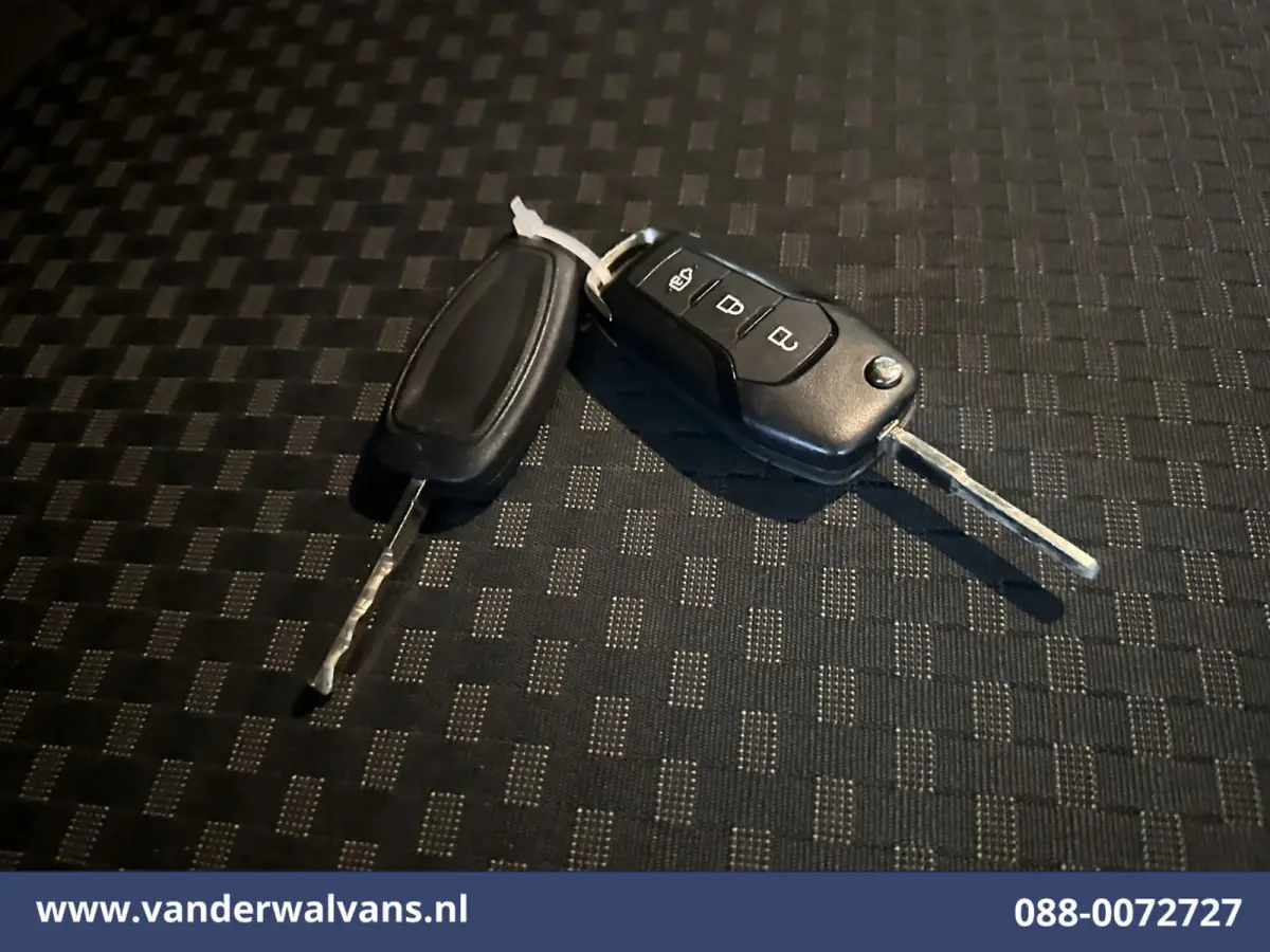 1.5 EcoBlue 101pk L1H1 Euro6 Airco | Camera | Navigatie | Apple Carplay | Stoelverwarming Android Auto, Verwarmde voorruit, Parkeersensoren