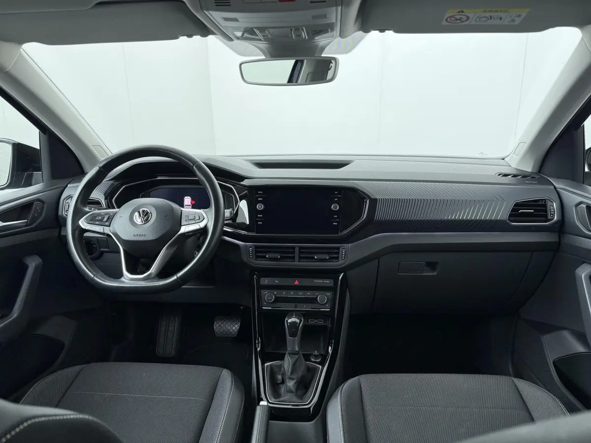 1.0 TSI Style | AUTOMAAT | Navigatie | Parkeercamera | Stoelverw. |