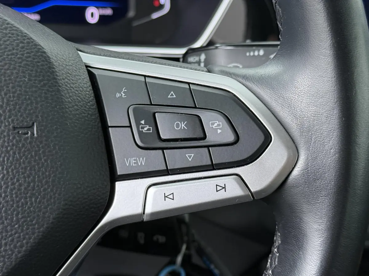 1.0 TSI Style | AUTOMAAT | Navigatie | Parkeercamera | Stoelverw. |