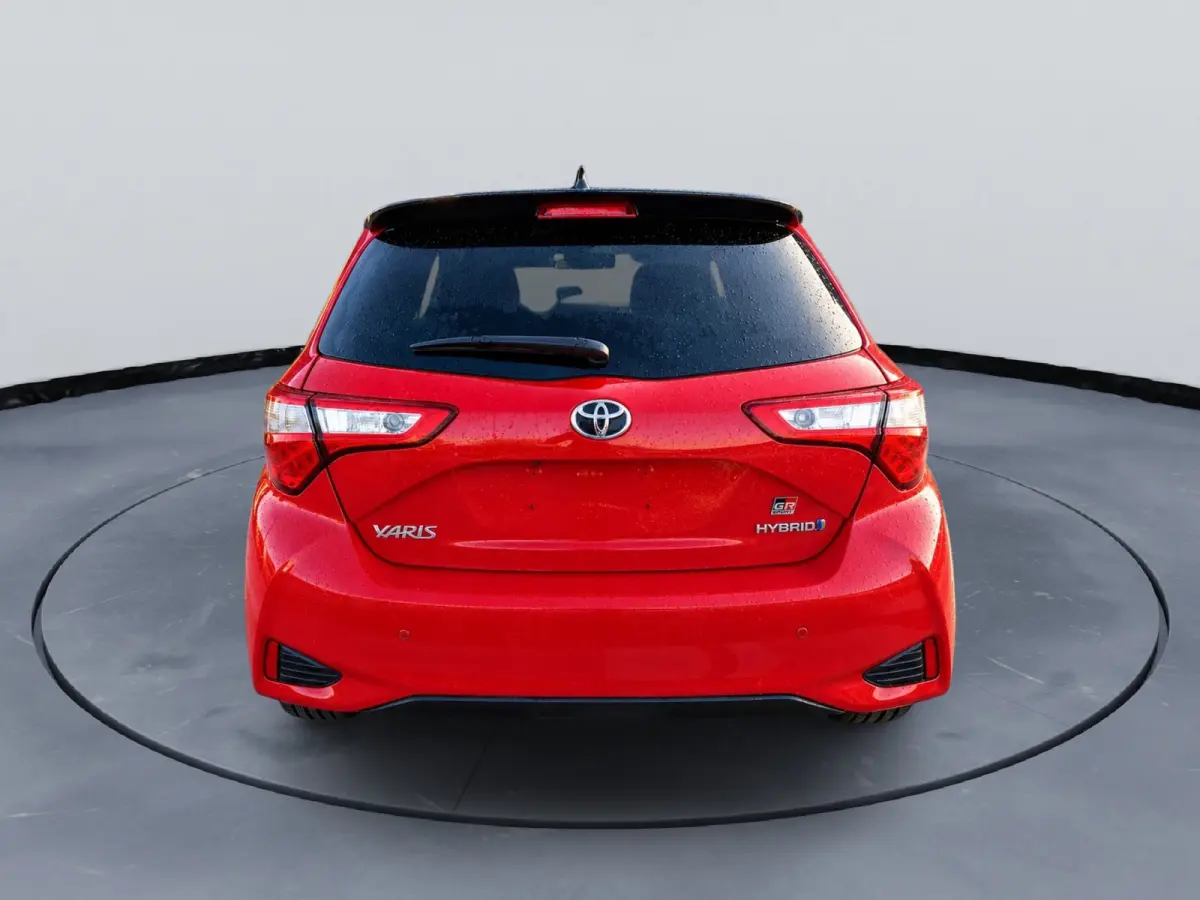Toyota Yaris 1.5 Hybrid Sport Automaat 2019 Bi-Tone Camera 17” Keyless Cruise Control