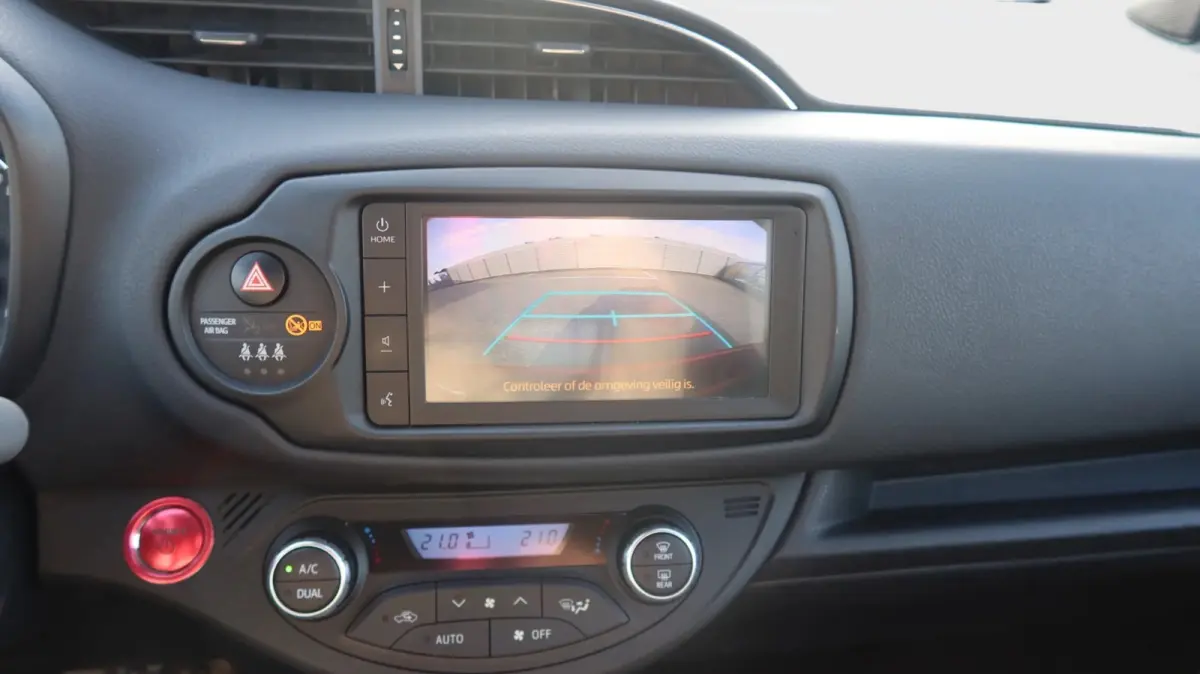 Toyota Yaris 1.5 Hybrid Sport Automaat 2019 Bi-Tone Camera 17” Keyless Cruise Control