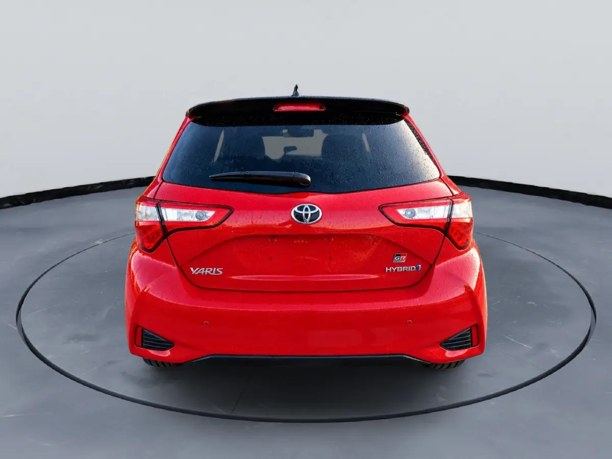 Toyota Yaris 1.5 Hybrid Sport Automaat 2019 Bi-Tone Camera 17” Keyless Cruise Control