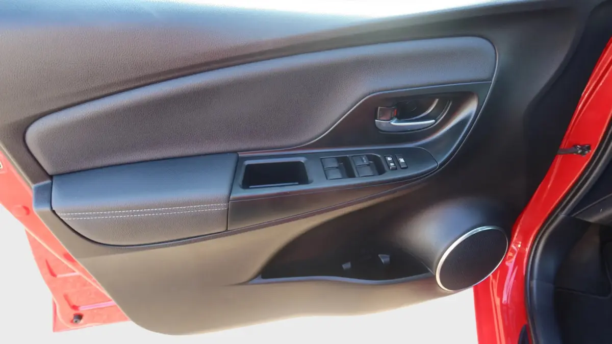 Toyota Yaris 1.5 Hybrid Sport Automaat 2019 Bi-Tone Camera 17” Keyless Cruise Control