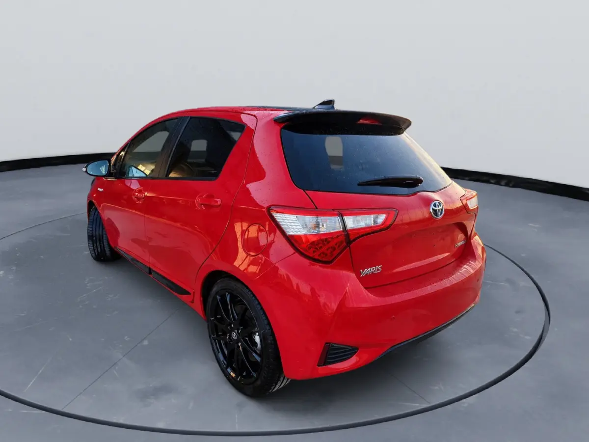 Toyota Yaris 1.5 Hybrid Sport Automaat 2019 Bi-Tone Camera 17” Keyless Cruise Control