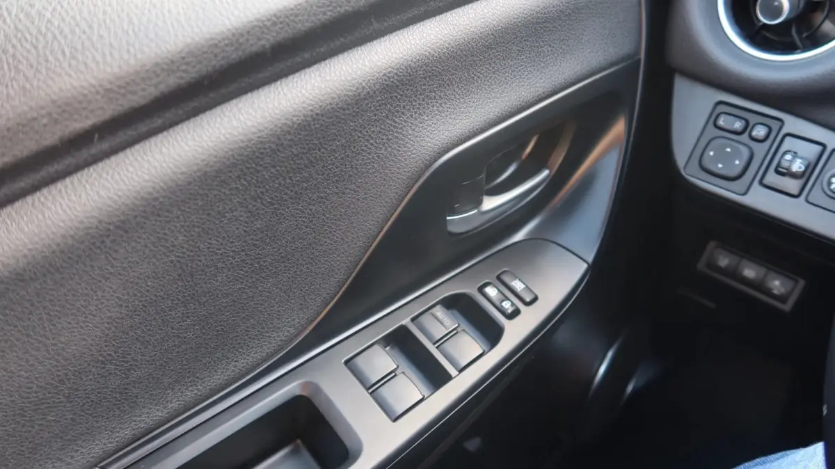 Toyota Yaris 1.5 Hybrid Sport Automaat 2019 Bi-Tone Camera 17” Keyless Cruise Control