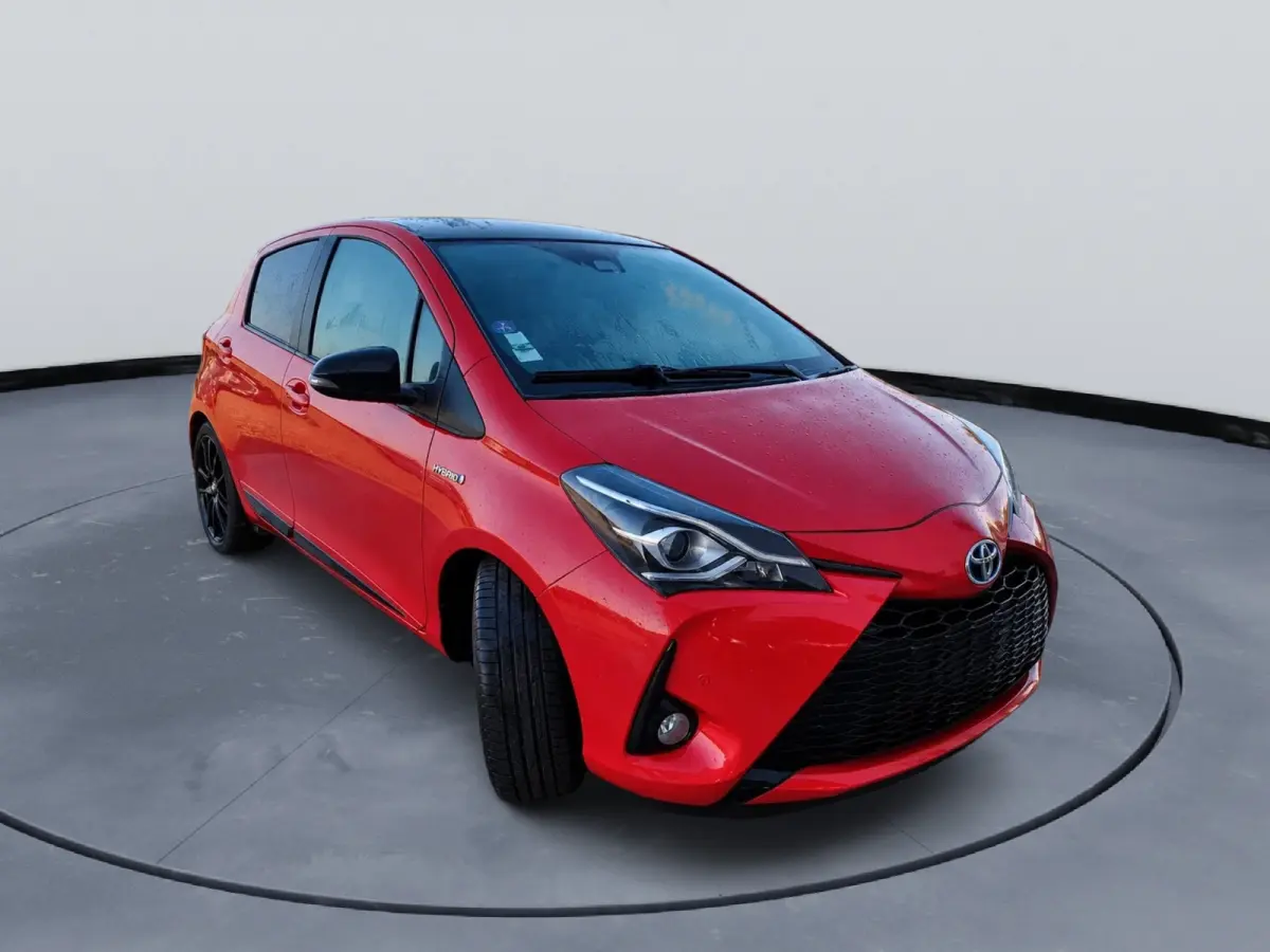 Toyota Yaris 1.5 Hybrid Sport Automaat 2019 Bi-Tone Camera 17” Keyless Cruise Control