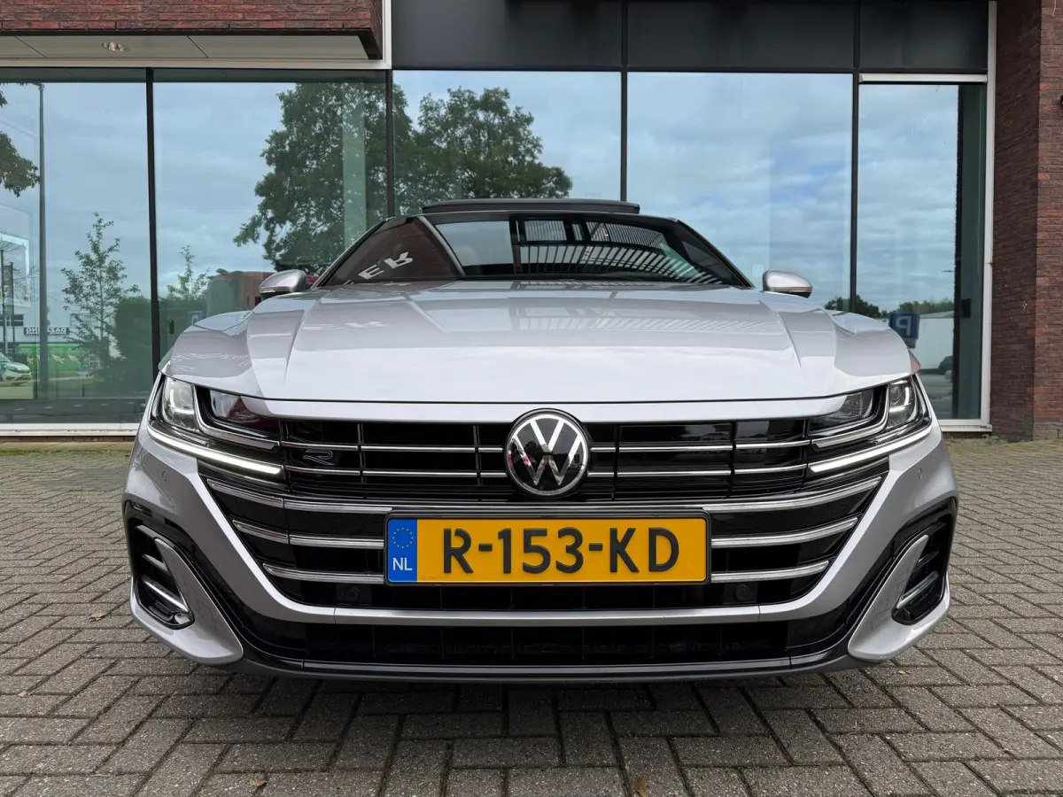 1.4 TSI eHybrid R-Line Business+ - Automaat - Winterpakket - Navi - Leder -Org.NL