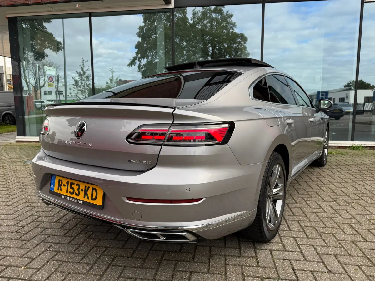 1.4 TSI eHybrid R-Line Business+ - Automaat - Winterpakket - Navi - Leder -Org.NL