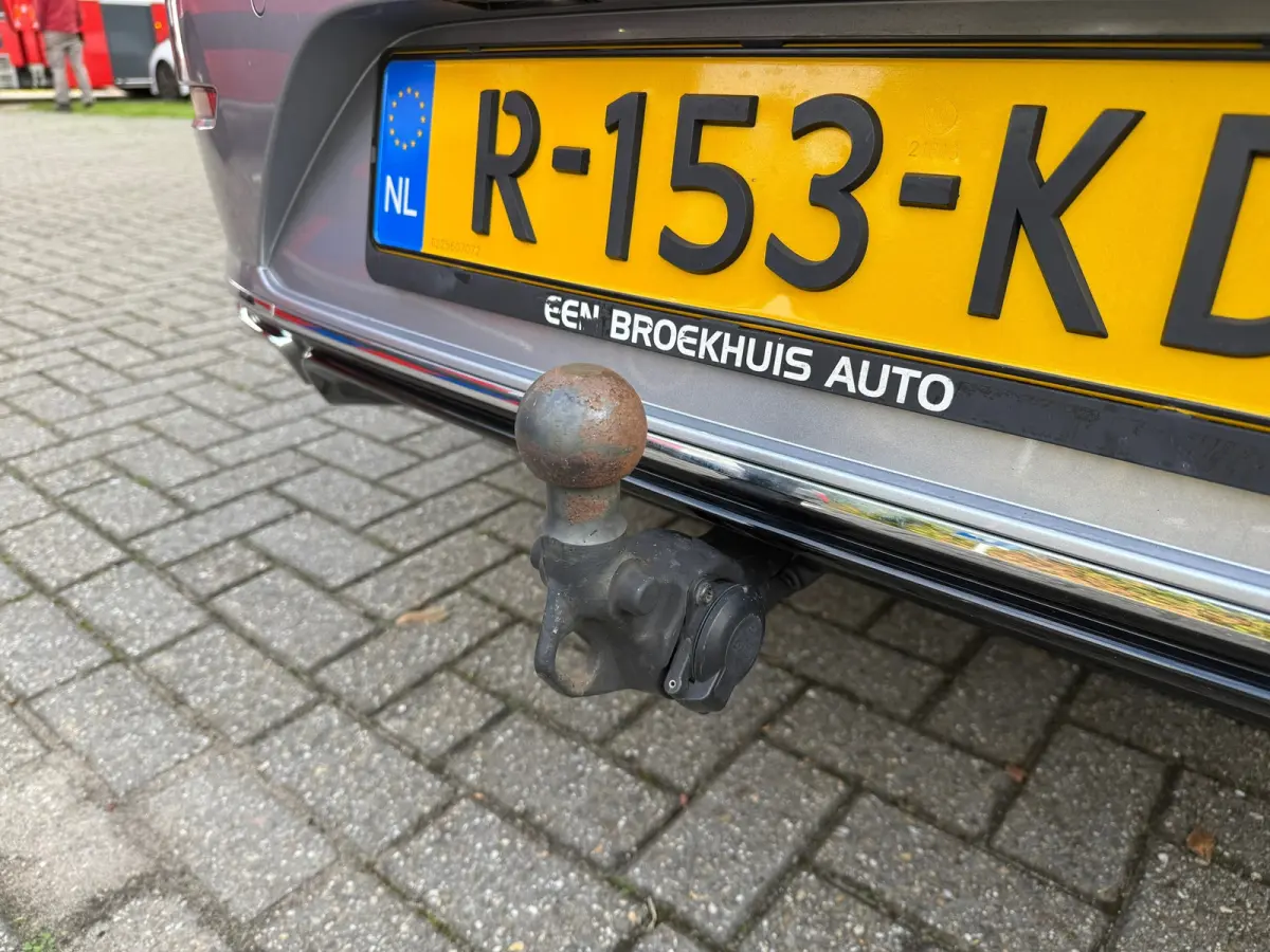 1.4 TSI eHybrid R-Line Business+ - Automaat - Winterpakket - Navi - Leder -Org.NL