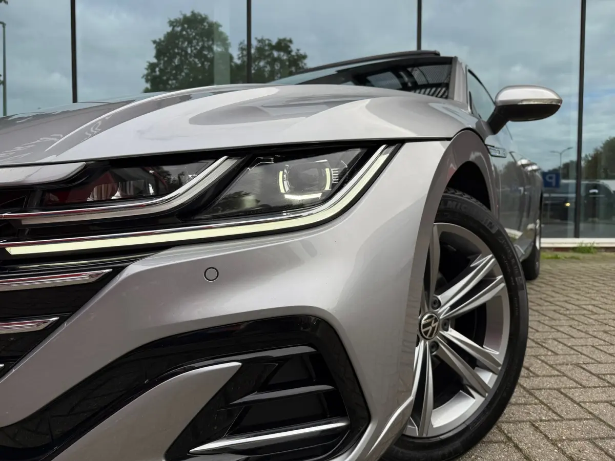 1.4 TSI eHybrid R-Line Business+ - Automaat - Winterpakket - Navi - Leder -Org.NL
