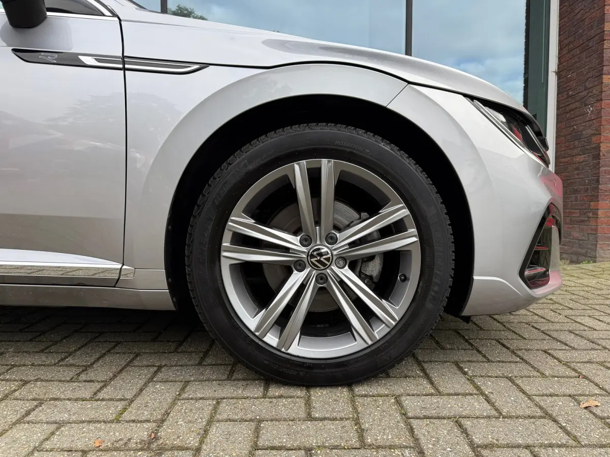 1.4 TSI eHybrid R-Line Business+ - Automaat - Winterpakket - Navi - Leder -Org.NL