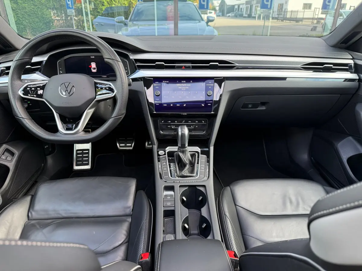 1.4 TSI eHybrid R-Line Business+ - Automaat - Winterpakket - Navi - Leder -Org.NL
