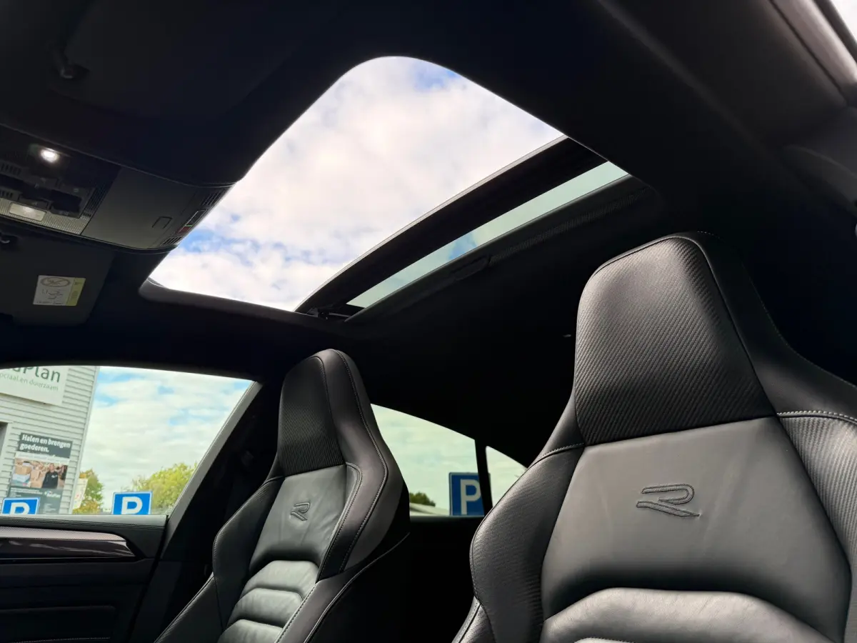 1.4 TSI eHybrid R-Line Business+ - Automaat - Winterpakket - Navi - Leder -Org.NL