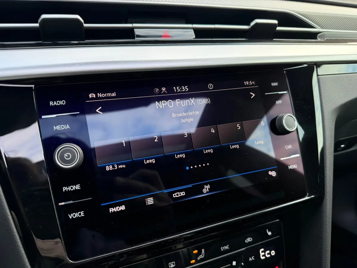 1.4 TSI eHybrid R-Line Business+ - Automaat - Winterpakket - Navi - Leder -Org.NL