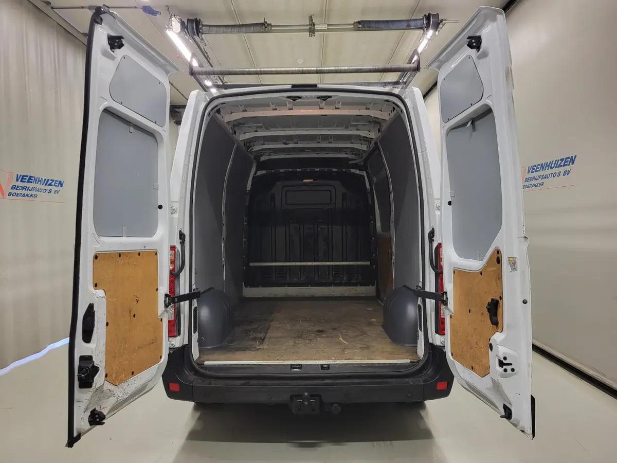 2.3dCi 130pk L2/H2 Imperiaal Euro 6!