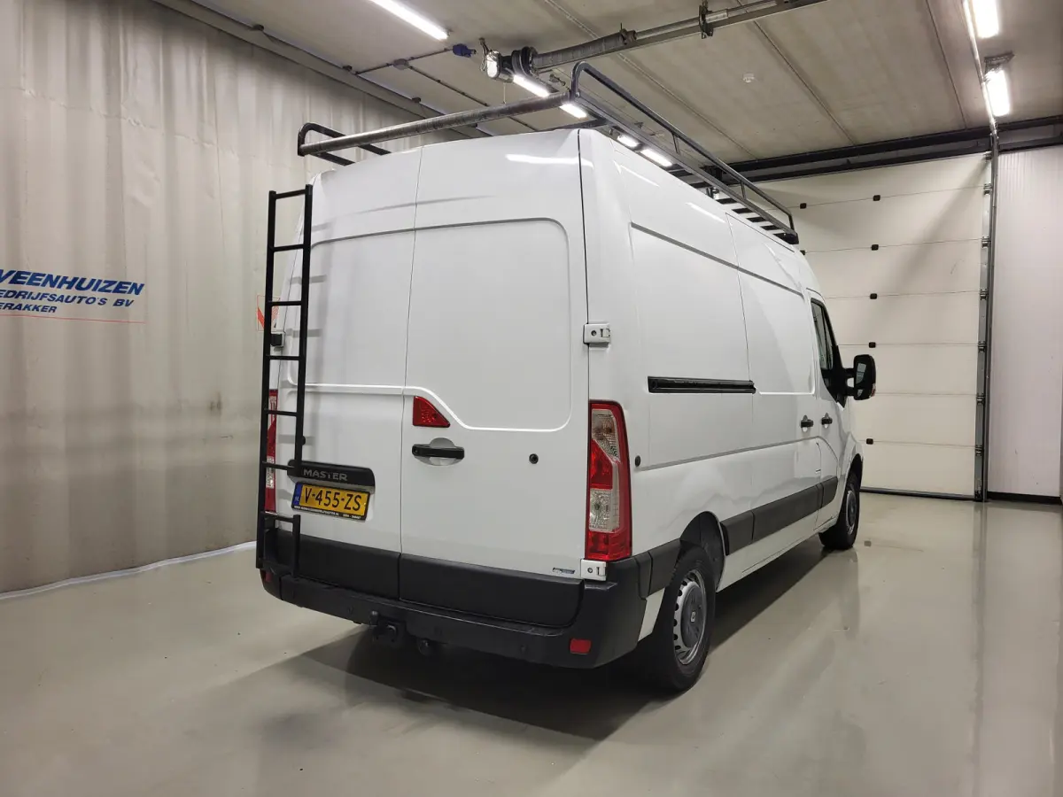 2.3dCi 130pk L2/H2 Imperiaal Euro 6!