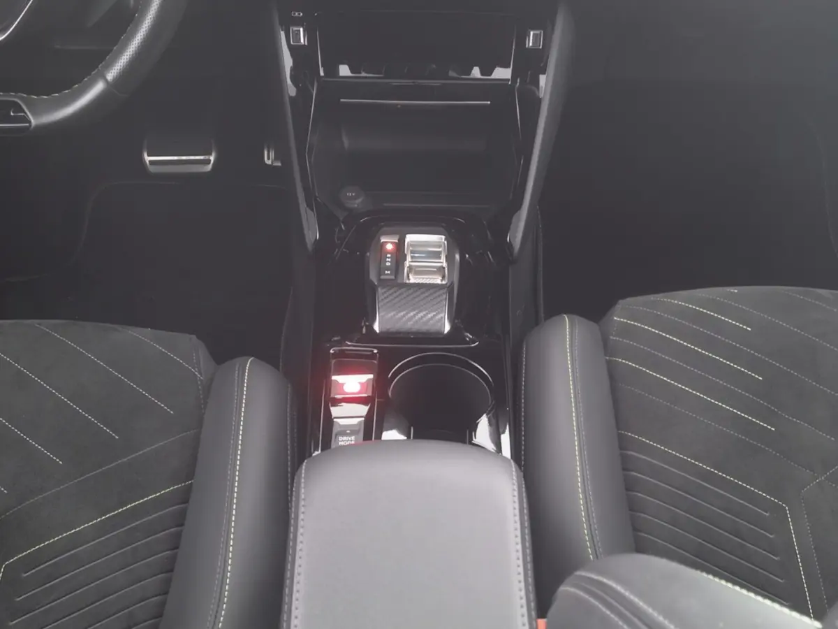 1.2 Hybrid 145 e-DSC6 GT Automaat | PANORAMADAK | EL. Stoel ✅ 1e Eigenaar !