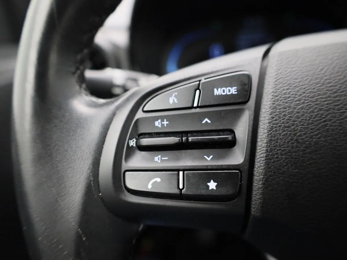 1.0 Comfort | Cruise Control | Lane Assist | Virtual Cockpit | Apple Carplay/Android Auto | Airco |