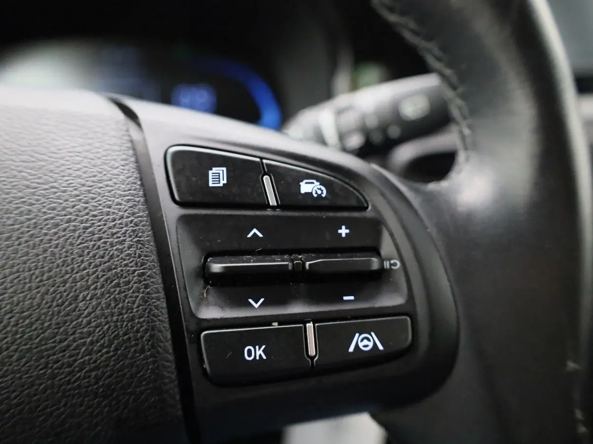 1.0 Comfort | Cruise Control | Lane Assist | Virtual Cockpit | Apple Carplay/Android Auto | Airco |