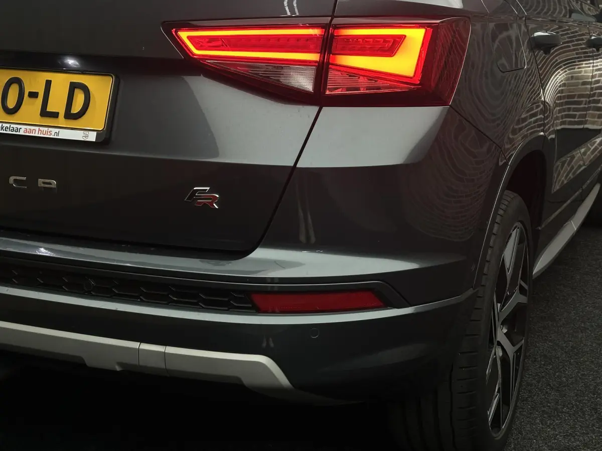 1.5 TSI FR Business Intense Black PANO BEATS AUDIO