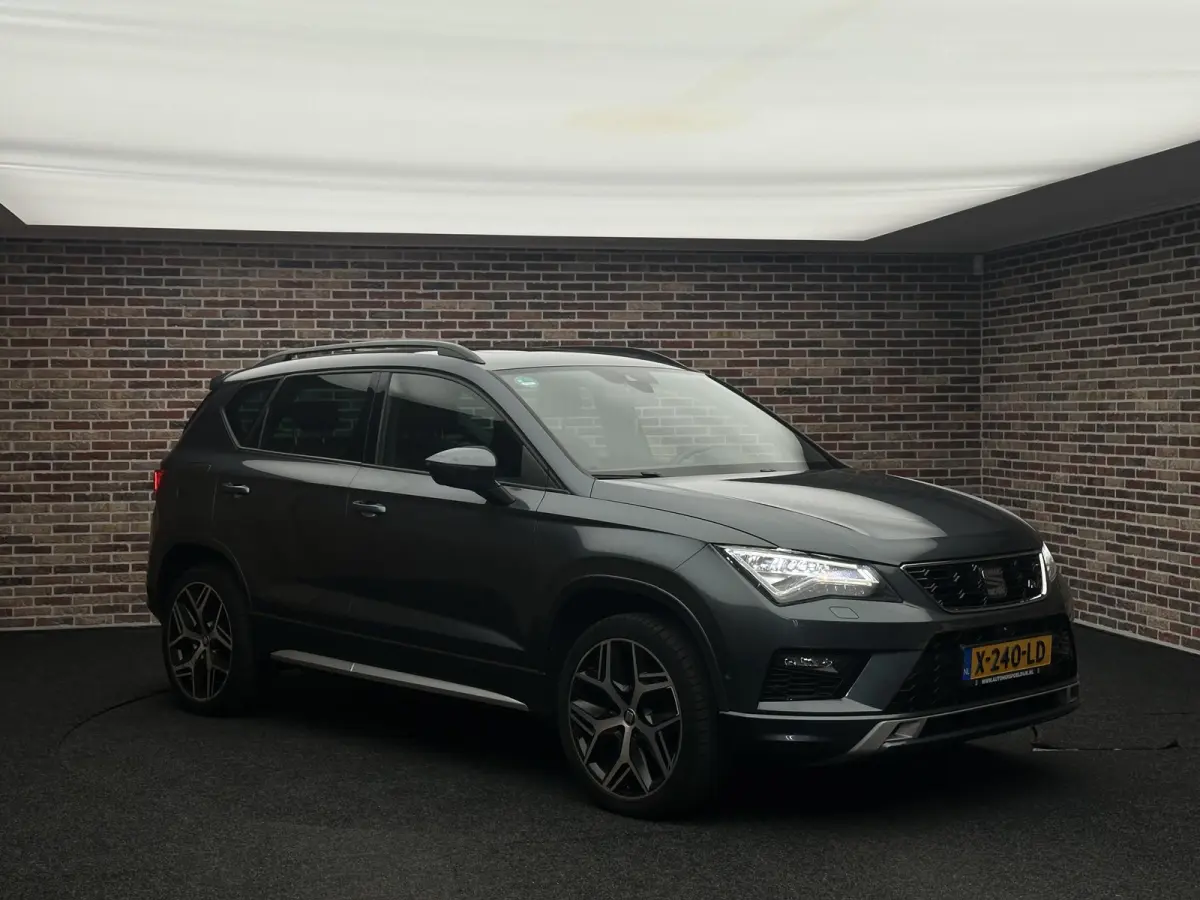 1.5 TSI FR Business Intense Black PANO BEATS AUDIO